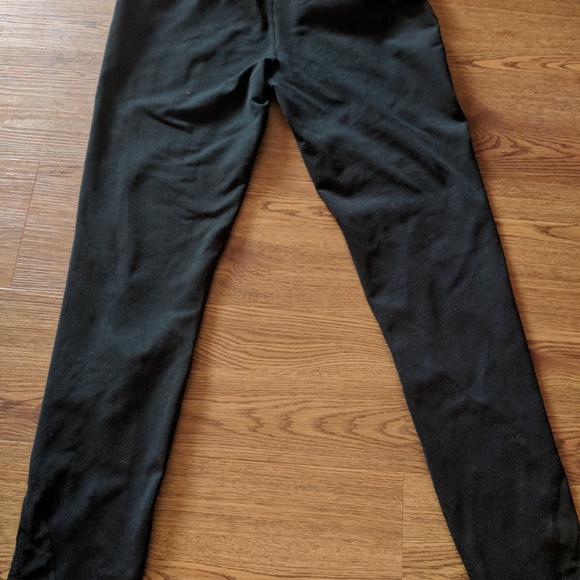 Fabletics black with mesh leggings - Picture 3 of 4